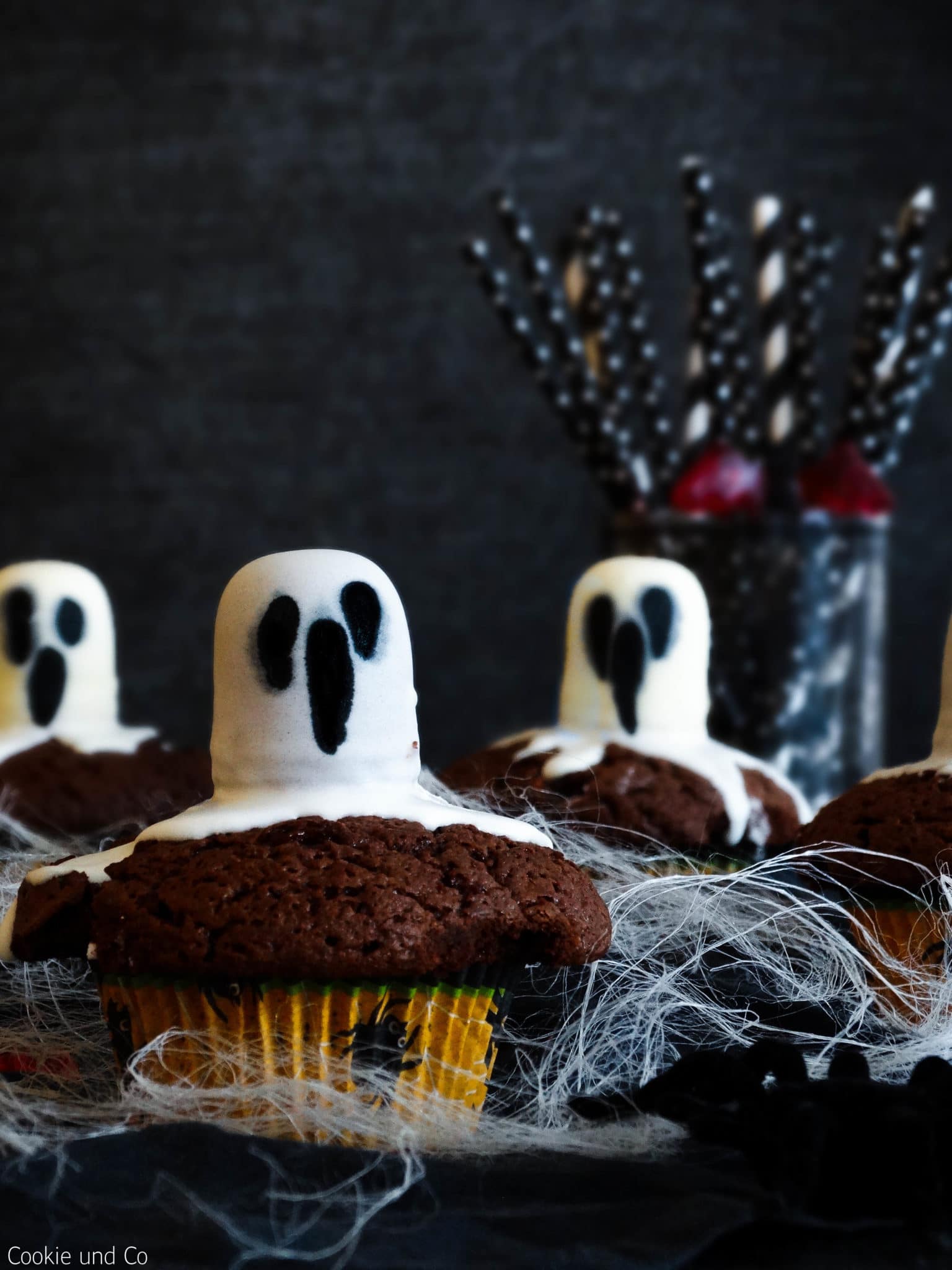 Gespenstische Brownie-Muffins