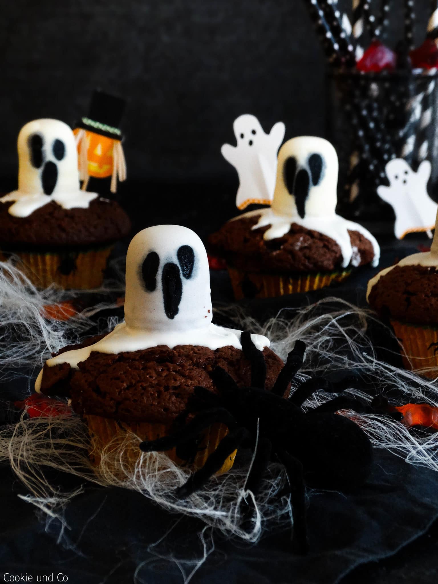 Gespenstische Brownie-Muffins