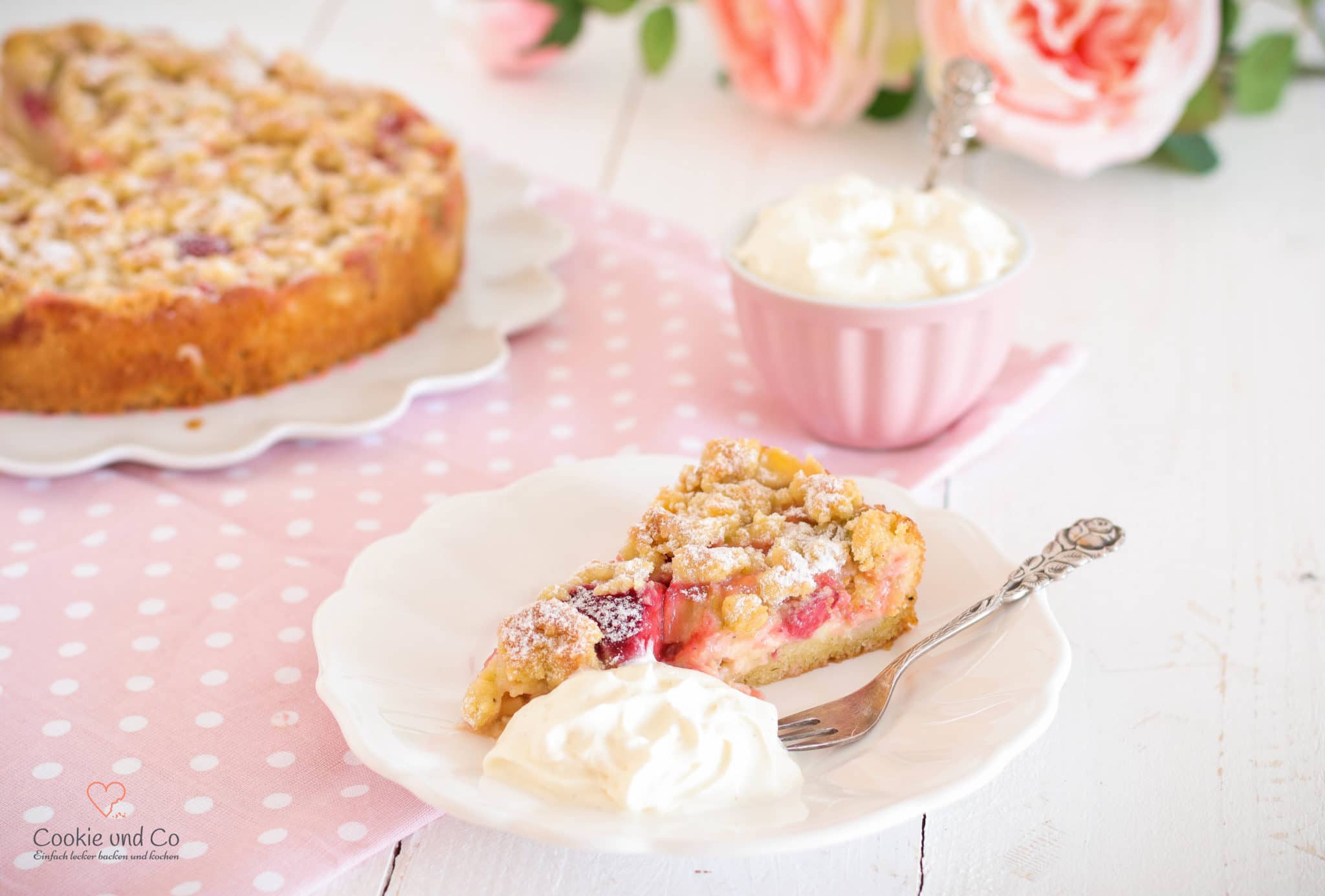 Rhabarber-Streuselkuchen mit Pudding