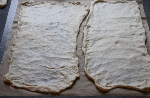 Flammkuchen mit grünem Spargel