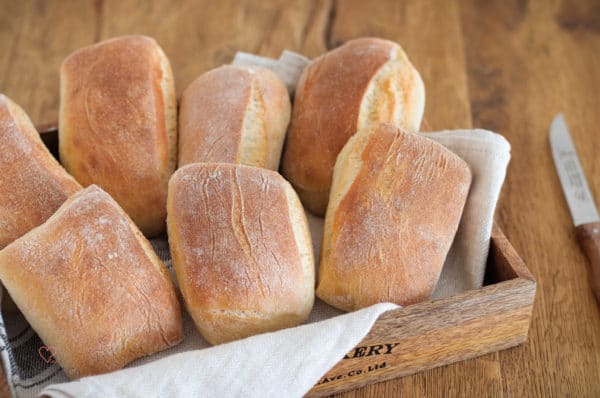 Ciabatta Brötchen ohne industrielle Hefe. 