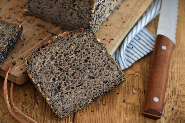 Mehrkörnchen mit schwarzem Sesam