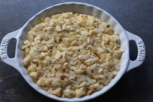 Versunkener Apfel-Mandel-Kuchen mit Marzipan-1