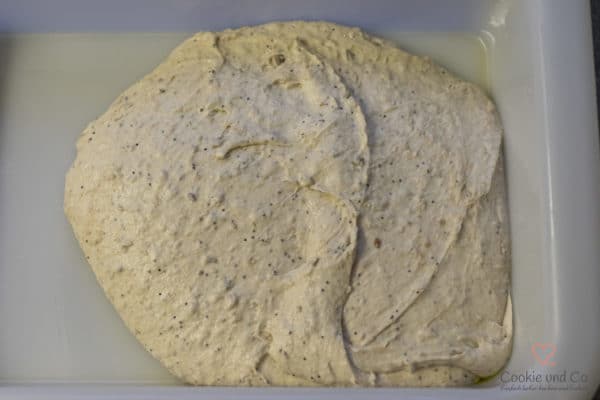 Teig für die Kornkruste in der Teigwanne