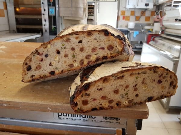 Backen in Frankreich: Tourte de meule mit Früchten und Nüssen