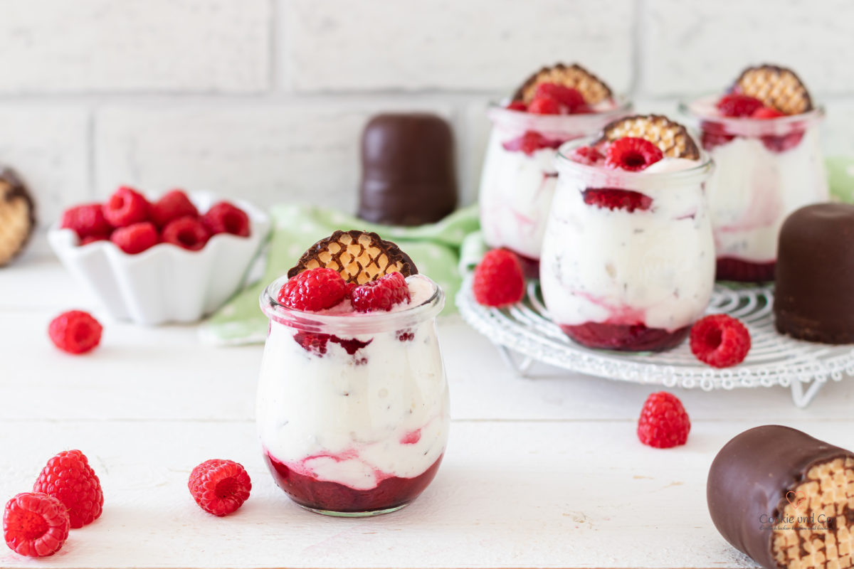 Himbeer-Schokokuss-Traum: Dessert im Glas für Kinder