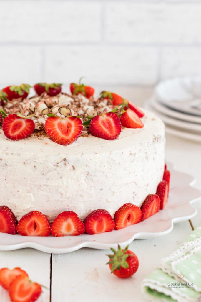 Erdbeertorte-mit-Yogurette