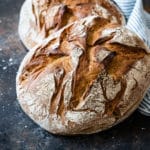 Weißbierkruste auf einem alten Backblech