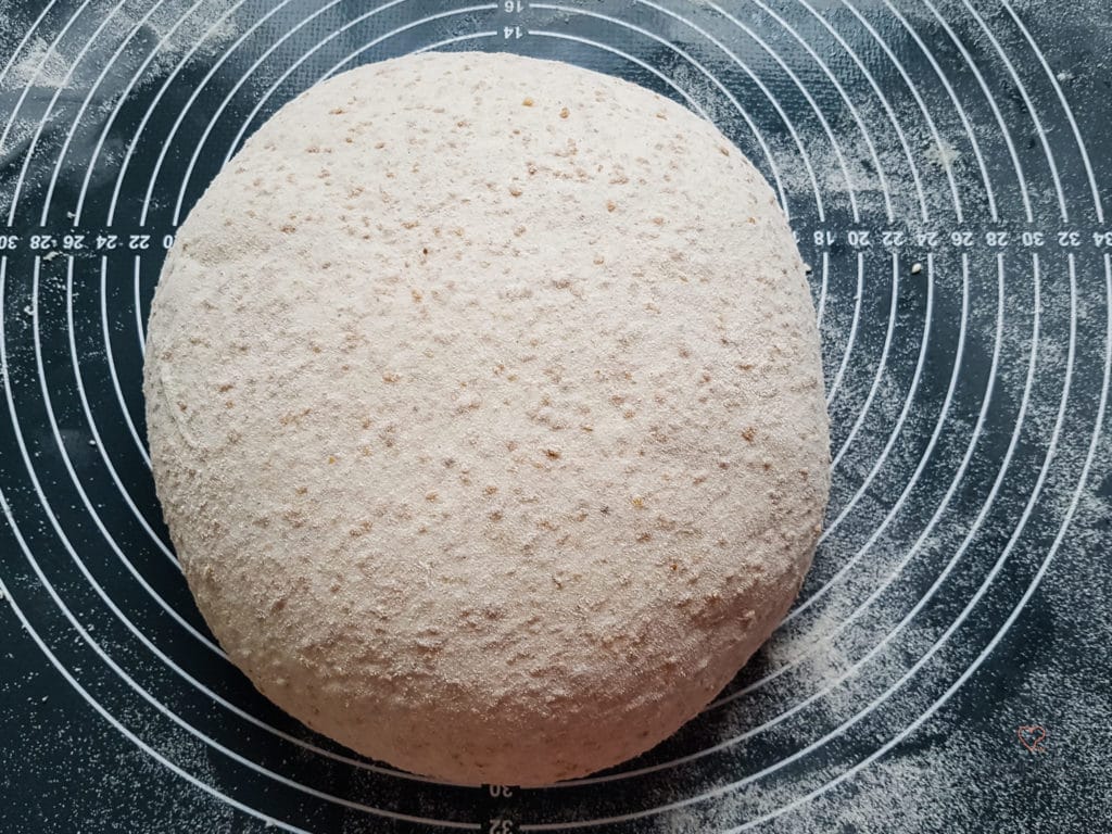 Vollkornbrot mit Vollkorn Manitoba Mehl und langer Teigführung.