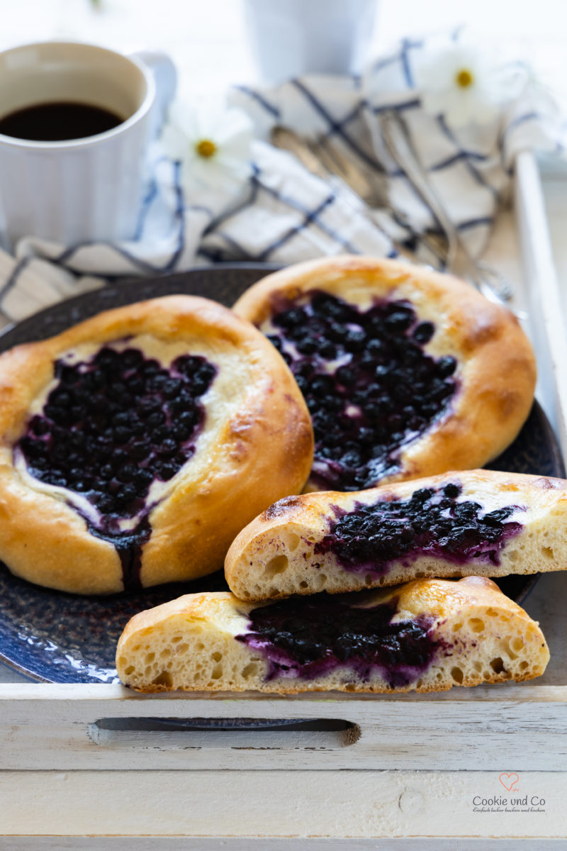 Blaubeer Quark Taler (süßes Hefegebäck mit Lievito Madre