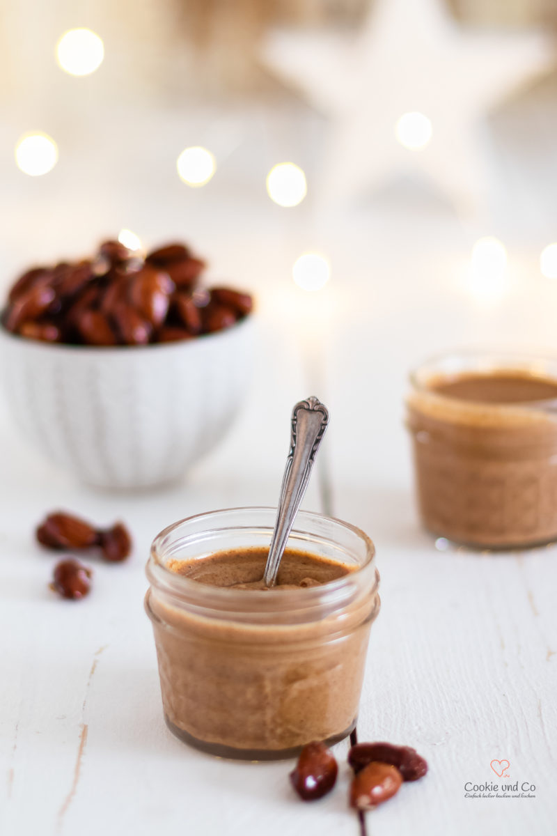 Gebrannte Mandelcreme (Aufstrich), 5 Minuten Rezept für Weihnachten. Als Geschenk, Mitbringsel zum Frühstück oder Füllung von Gebäck.