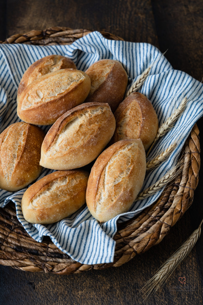 Mailänder Schrippen, schnelle Brötchen mit wenig Hefe