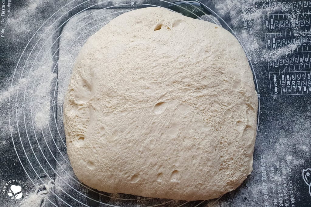 No Knead Teig Nach der Stockgare.